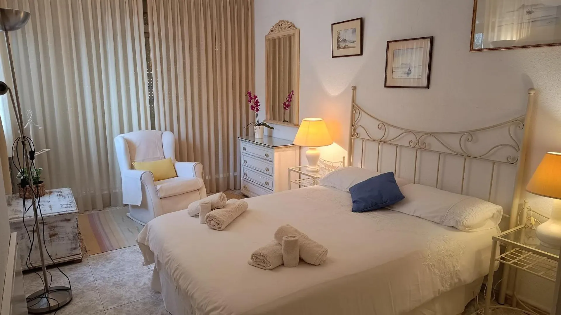 Seaside Escape In Marbella Lejlighed