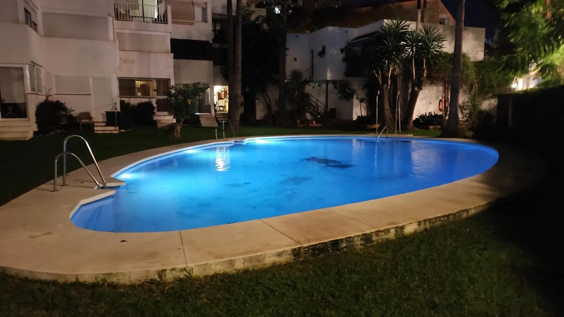 Seaside Escape In Marbella Lejlighed
